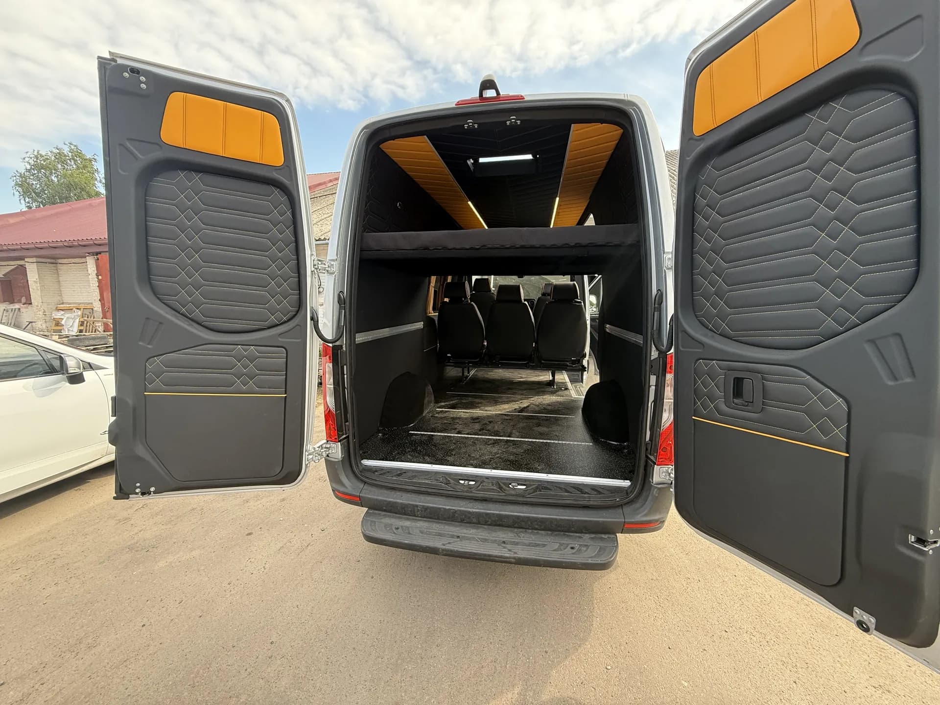 Пассажирско-грузовое переоборудование Sprinter 907 preview 5