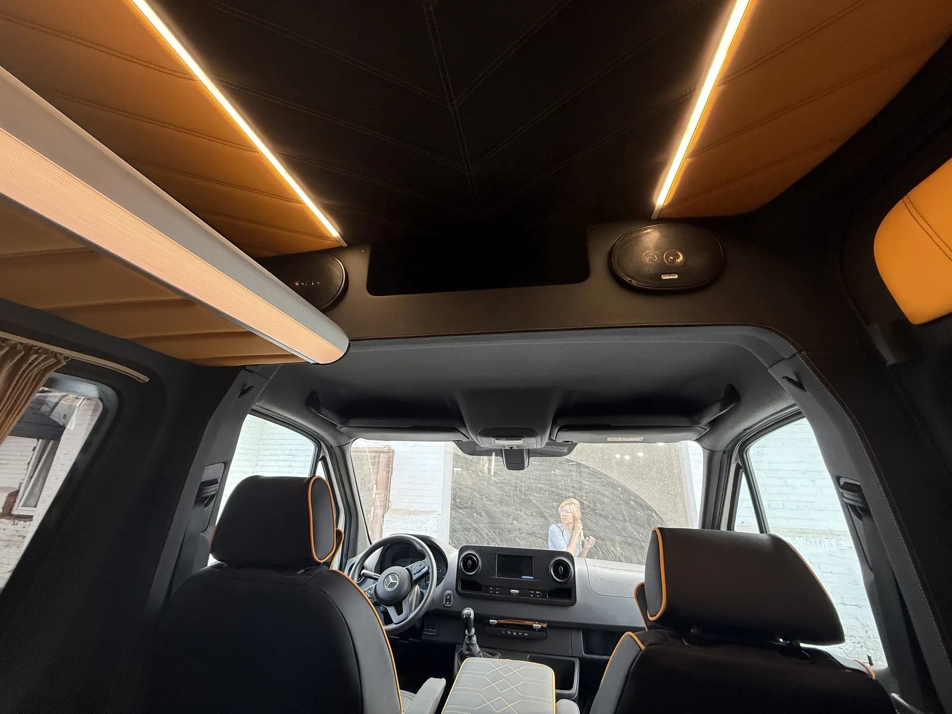 Пассажирско-грузовое переоборудование Sprinter 907 preview 7