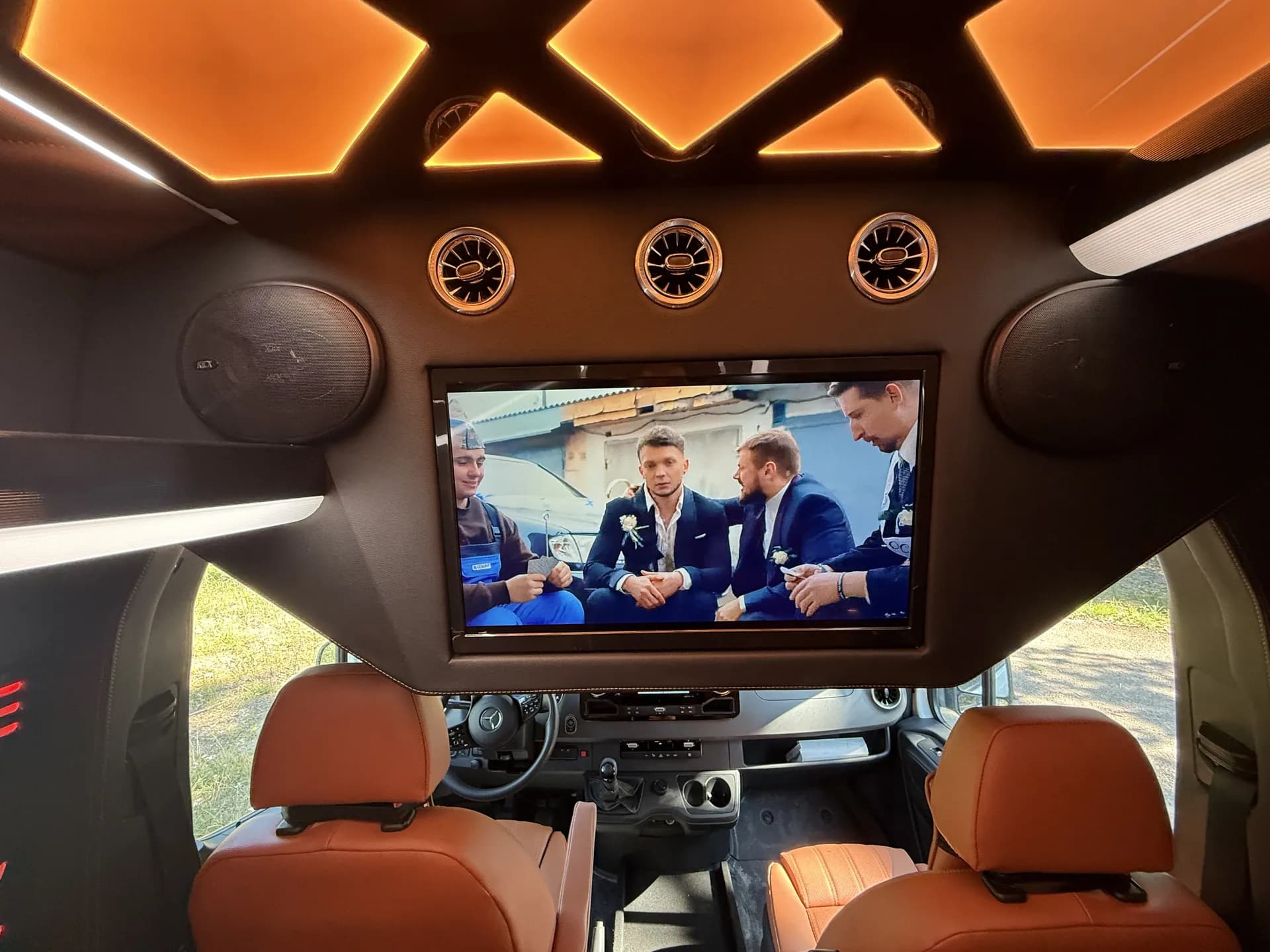 VIP-переоборудование Mercedes-Benz Sprinter preview 2