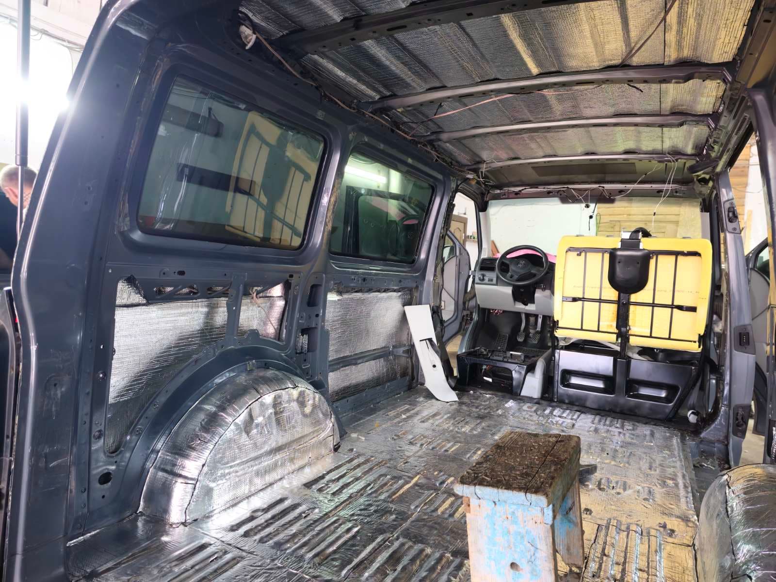 Комплексна віброізоляція підлоги, стелі та стінок пасажирського буса