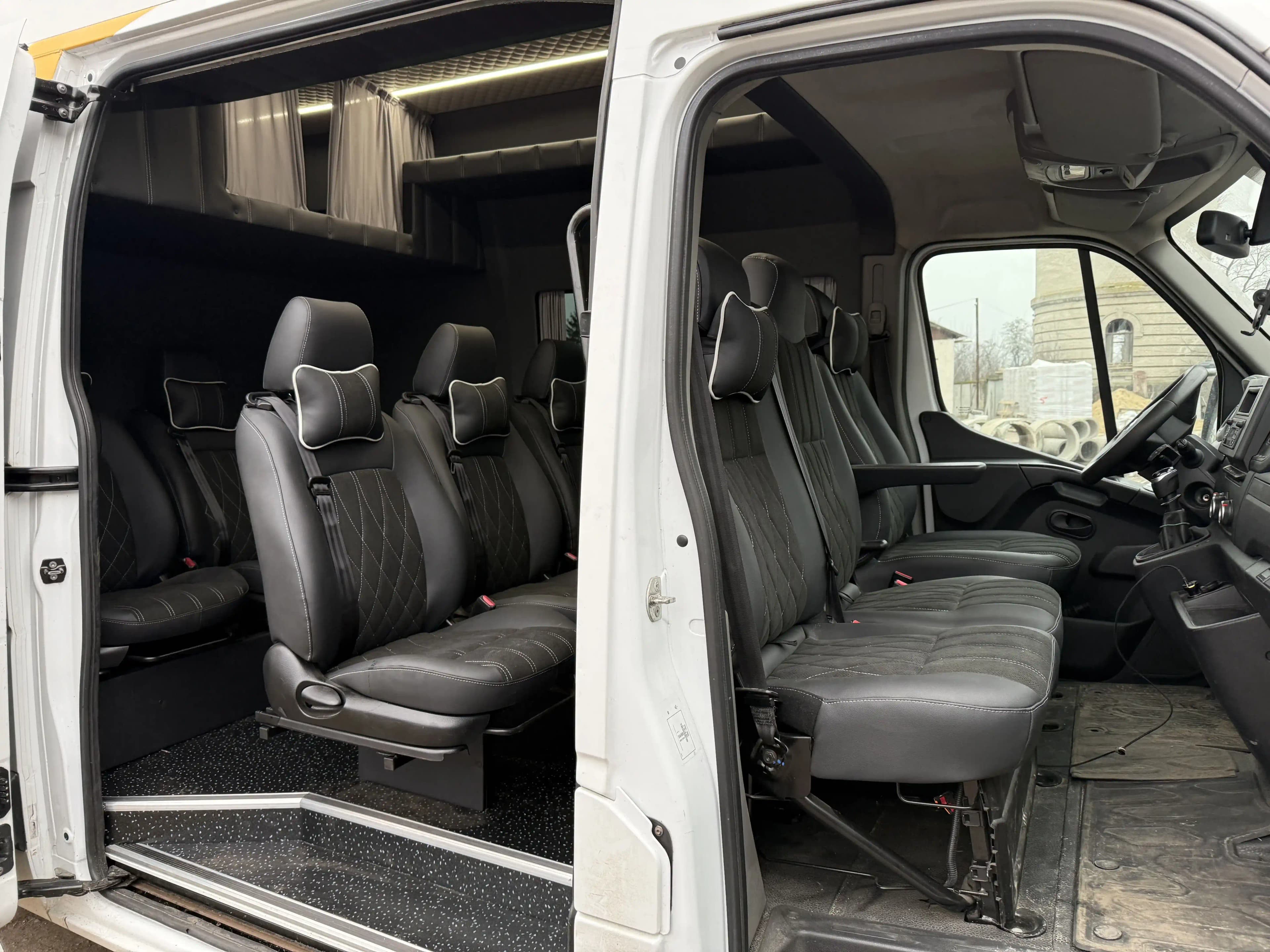 Готовий переобладнаний Renault Master preview 2