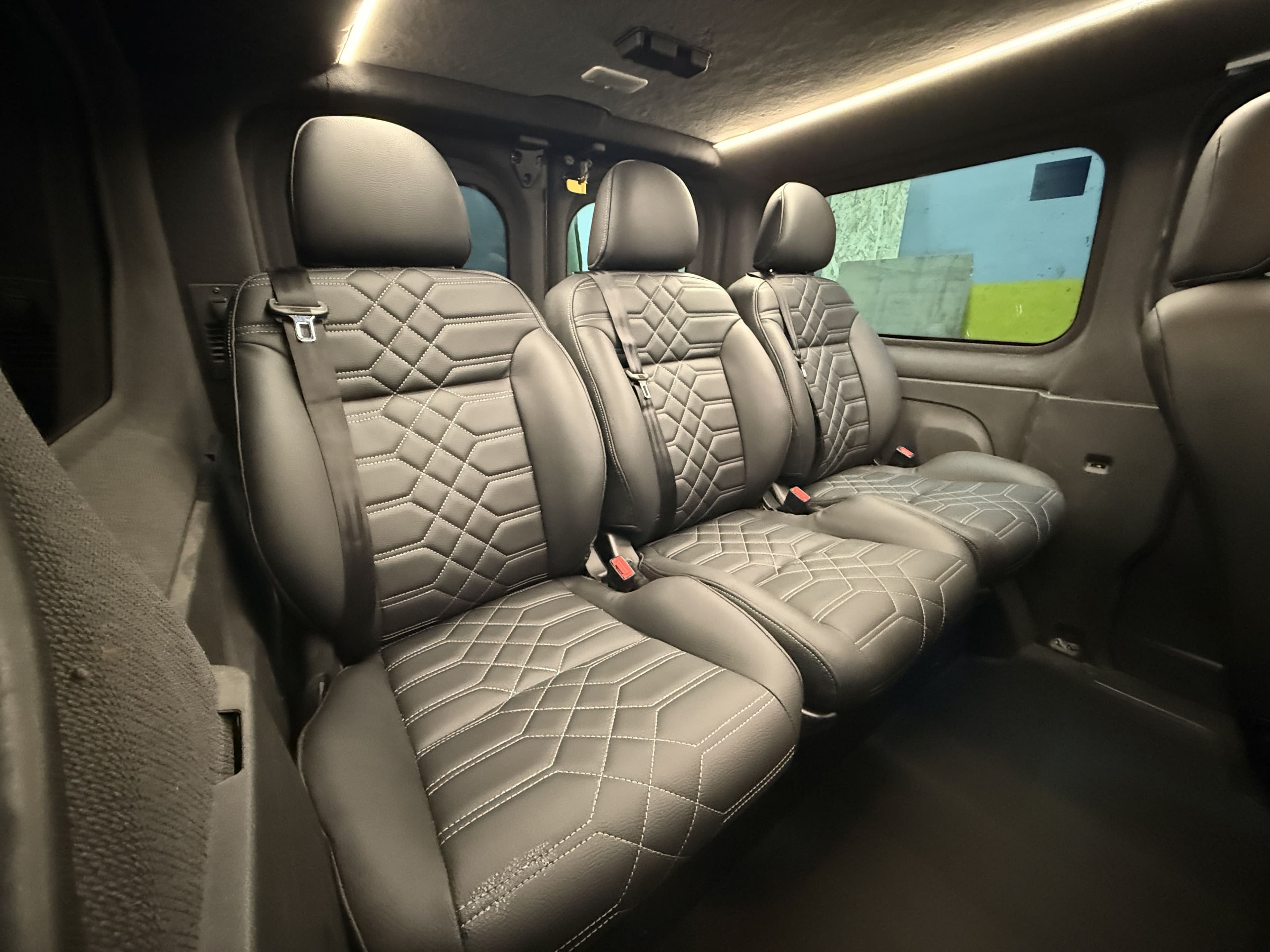 Переобладнання Renault Trafic 7+1 у комфортний пасажирський мікроавтобус preview 4