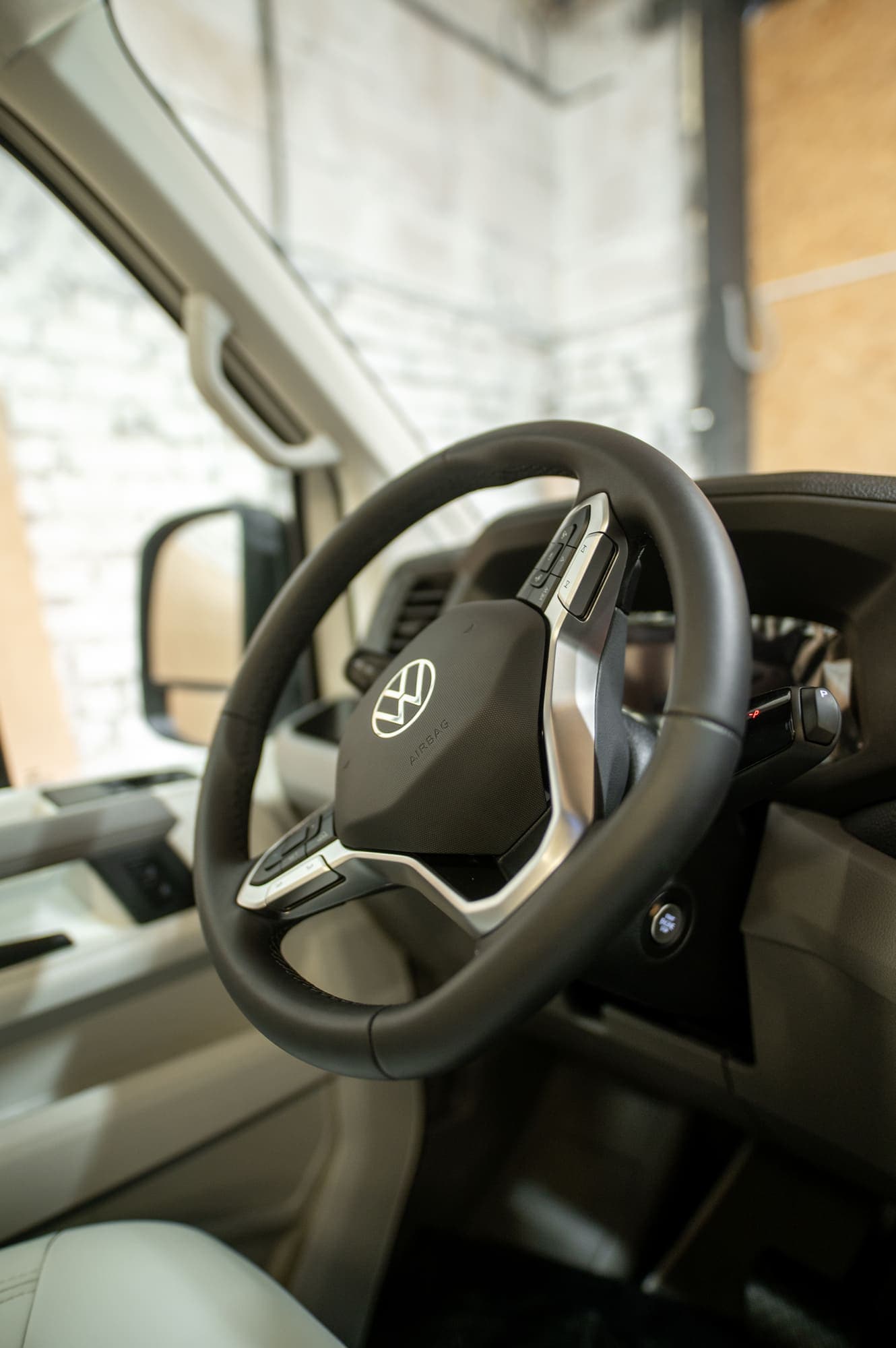 Переобладнання VW Crafter у Multivan, комфортний салон для поїздок і відпочинку preview 8