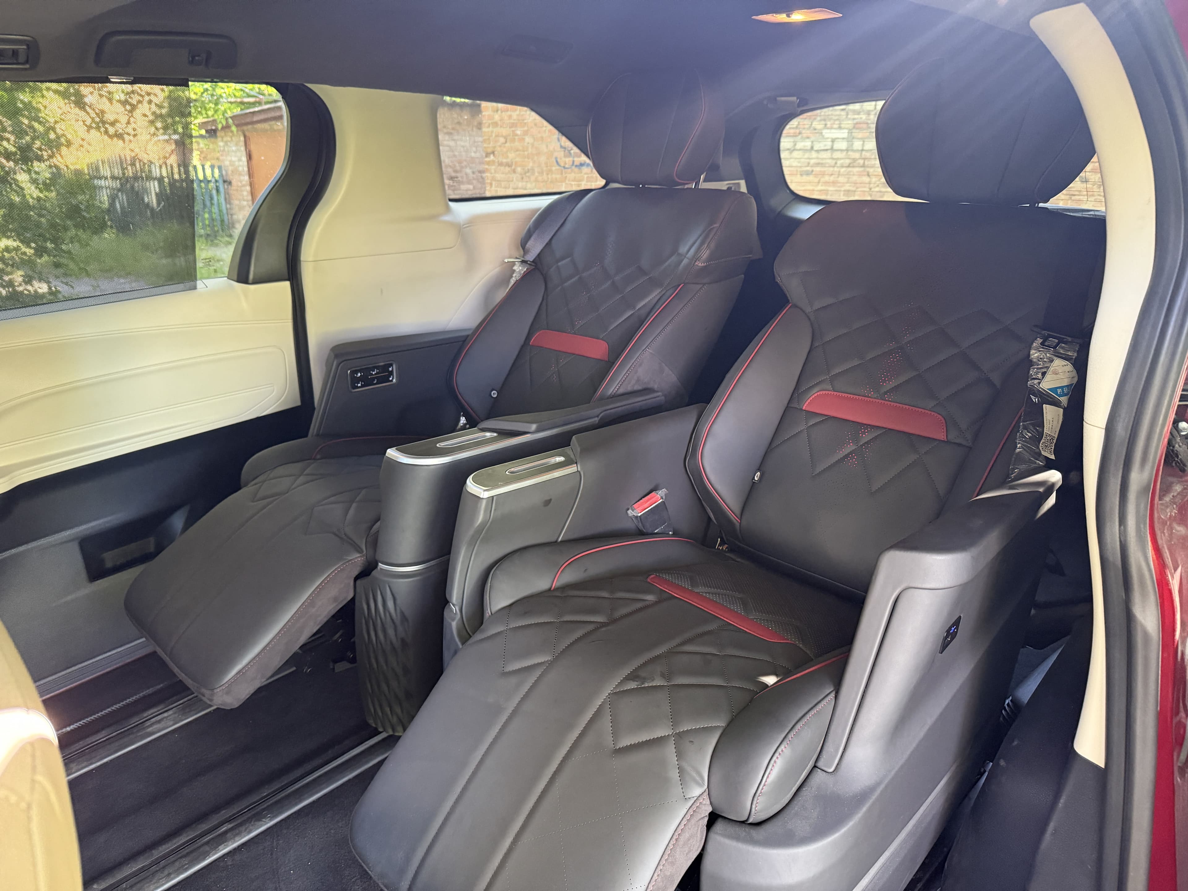 Встановлення реклайнерів з подвійною системою регулювання на Toyota Sienna VIP preview 3